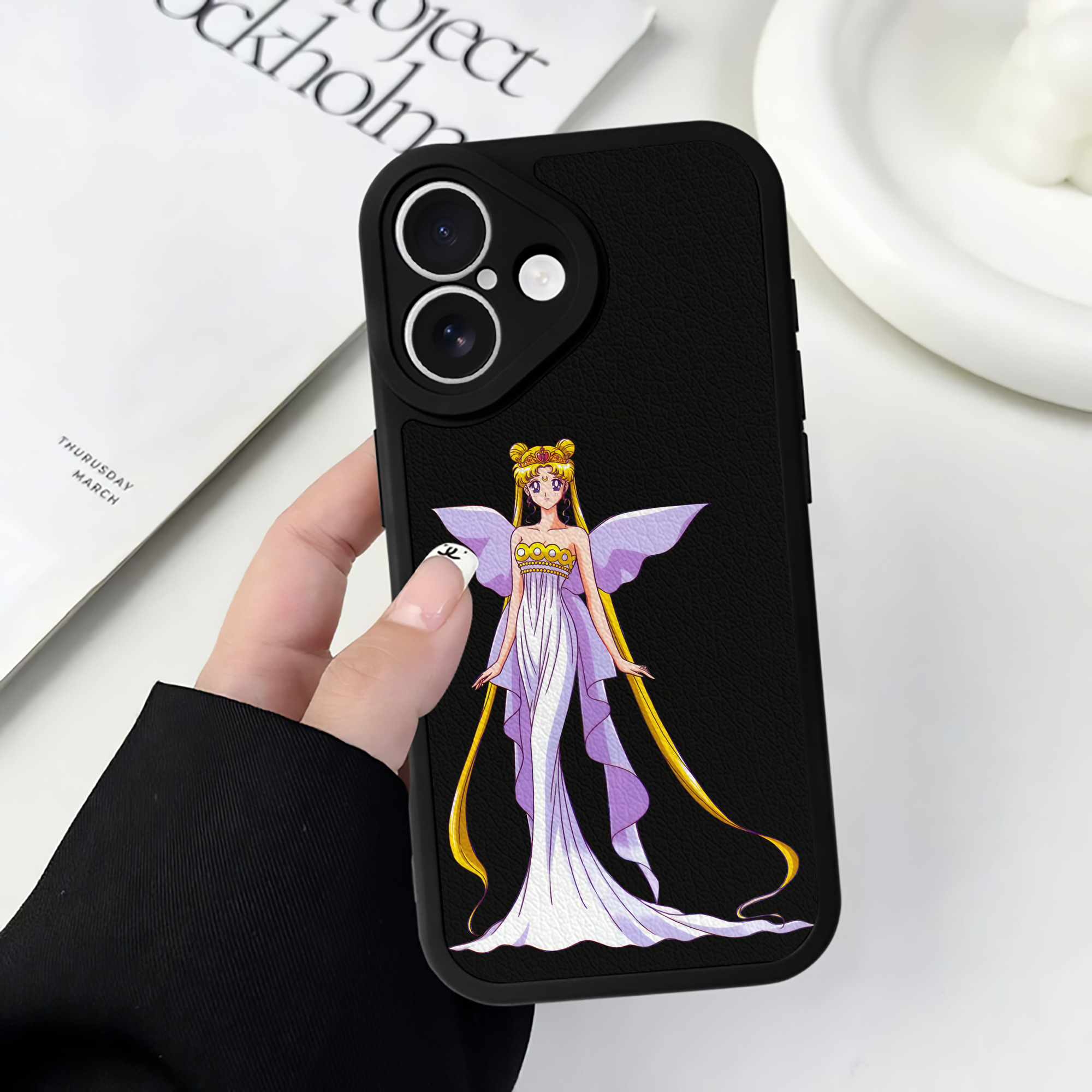 （画像用） 美少女戦士セーラームーン 愛野 美奈子 あいの みなこ Sailor Moon Aino Minako 【iPhone 16シリーズ対応】シリコンスマホケース（レザー調） 材質：シリコン